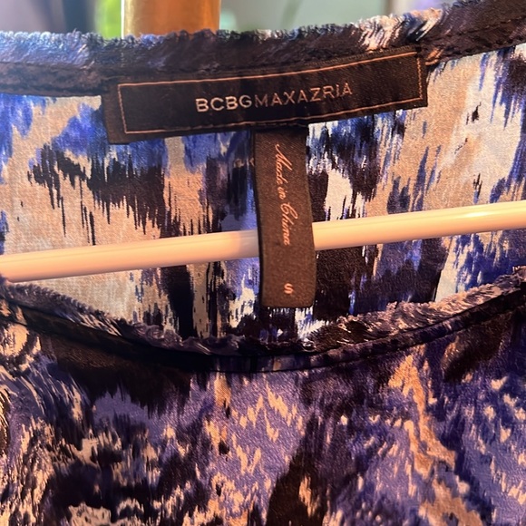 BCBG printed silk dress size small, fringe hem, 3/4 sleeves - Picture 4 of 8